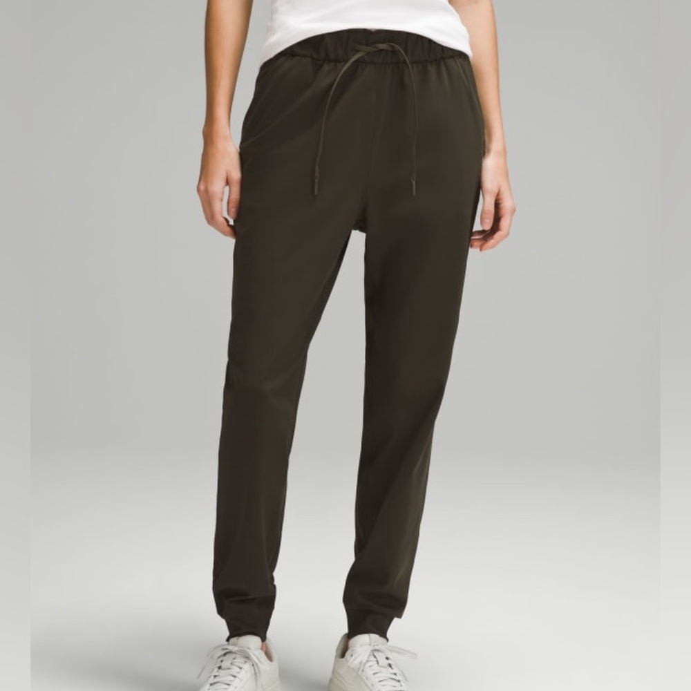 Lululemon Stretch High-Rise Jogger